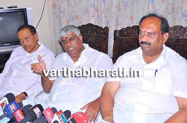 ಓಟಿಗಾಗಿ ನೋಟು ಆಮಿಷದ ಚುನಾವಣೆ :  ಸಿಬಿಐ ತನಿಖೆ ಆದೇಶಕ್ಕೆ ಹೆಚ್.ಡಿ. ರೇವಣ್ಣ ಆಗ್ರಹ